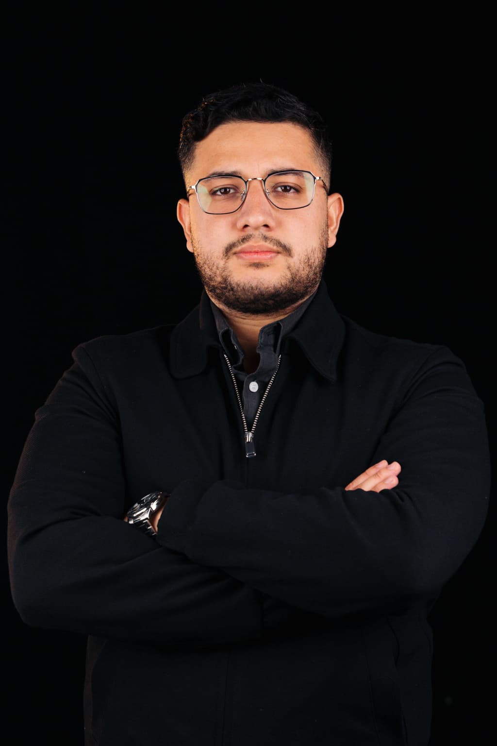 Retrato de Andrés Rondone, filmmaker y fotógrafo en Medellín