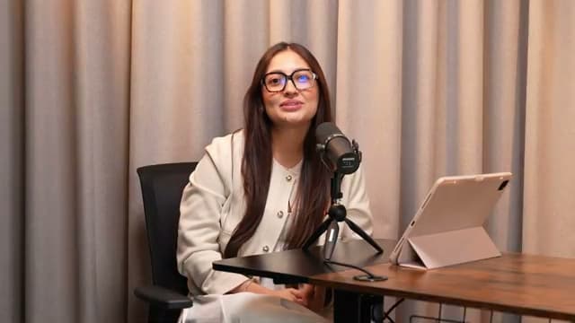 Fotograma de Podcast en estudio